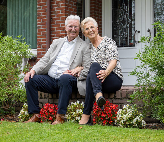 Knipping grondleggers Hans en Betsy Wiering grondleggers Knipping