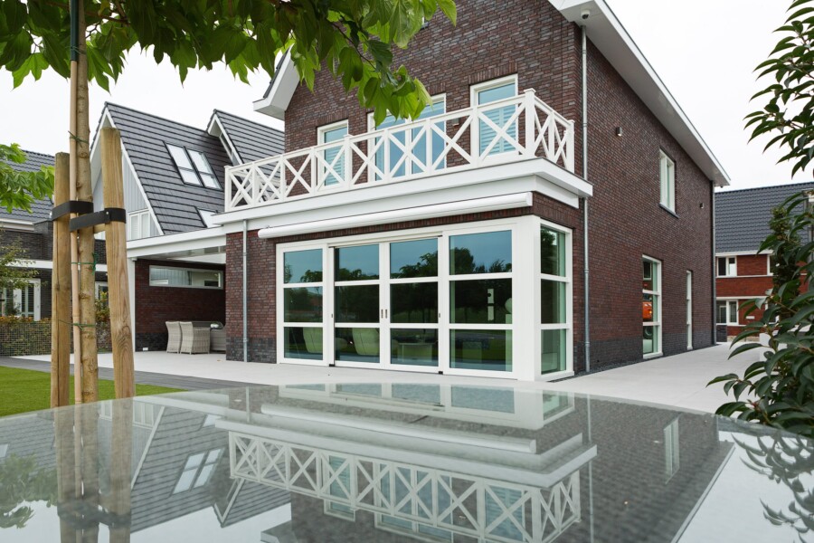 Moderne woningbouw met Knipping kozijnen, perfecte afwerking en isolatie
