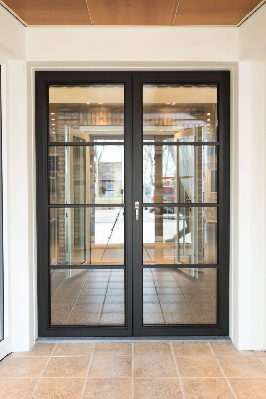 Installatie hoogwaardige Knipping kozijnen bij woning renovatie