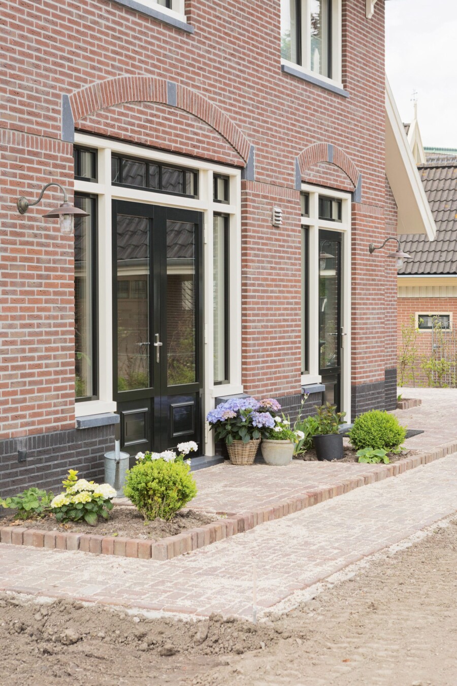 Modern bouwproject met Knipping kozijnen en glazen schuifdeuren