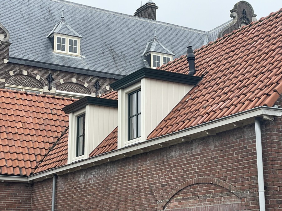 Moderne Knipping kozijnen gemonteerd tijdens renovatieproject woningbouw
