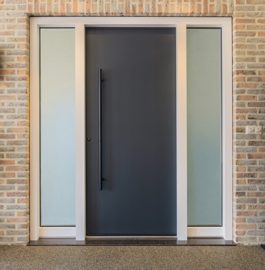 Gesloten voordeur toont Knipping vakmanschap in renovatieproject