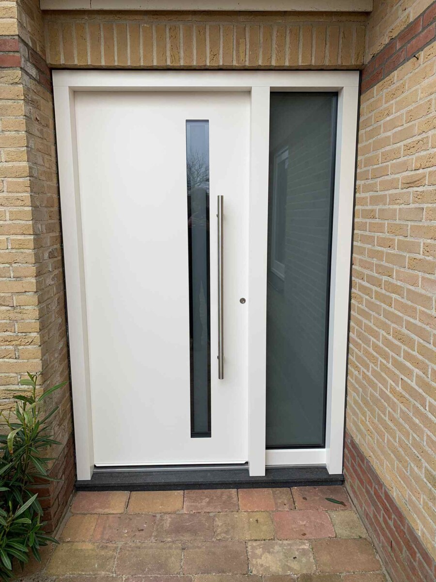 Installatie van hoogwaardige Knipping kozijnen tijdens verbouwing
