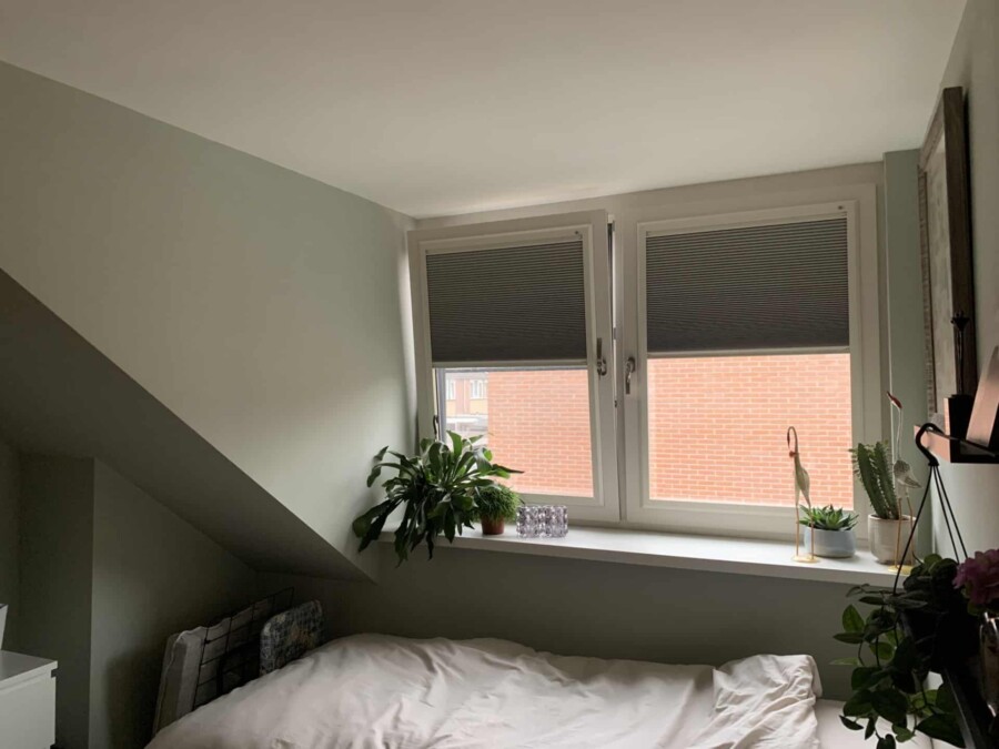 Stijlvolle dakkapel renovatie door Knipping, verhoogt woonruimte en lichtinval in woningbouwproject
