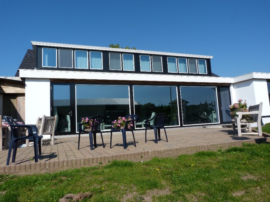 Landelijke klassieke dakkapel op renovatieproject woning Knipping