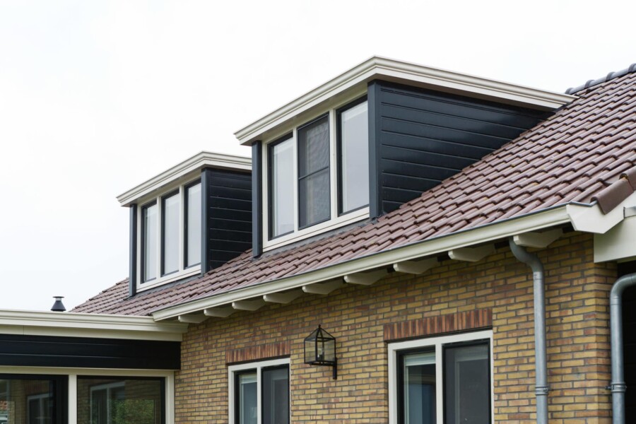 Klassieke landelijke dakkapel voor woningbouw met Knipping vakmanschap