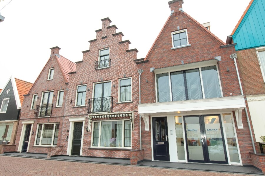 Landelijk klassiek kozijn met vakmanschap van Knipping voor woningbouw en renovatie.