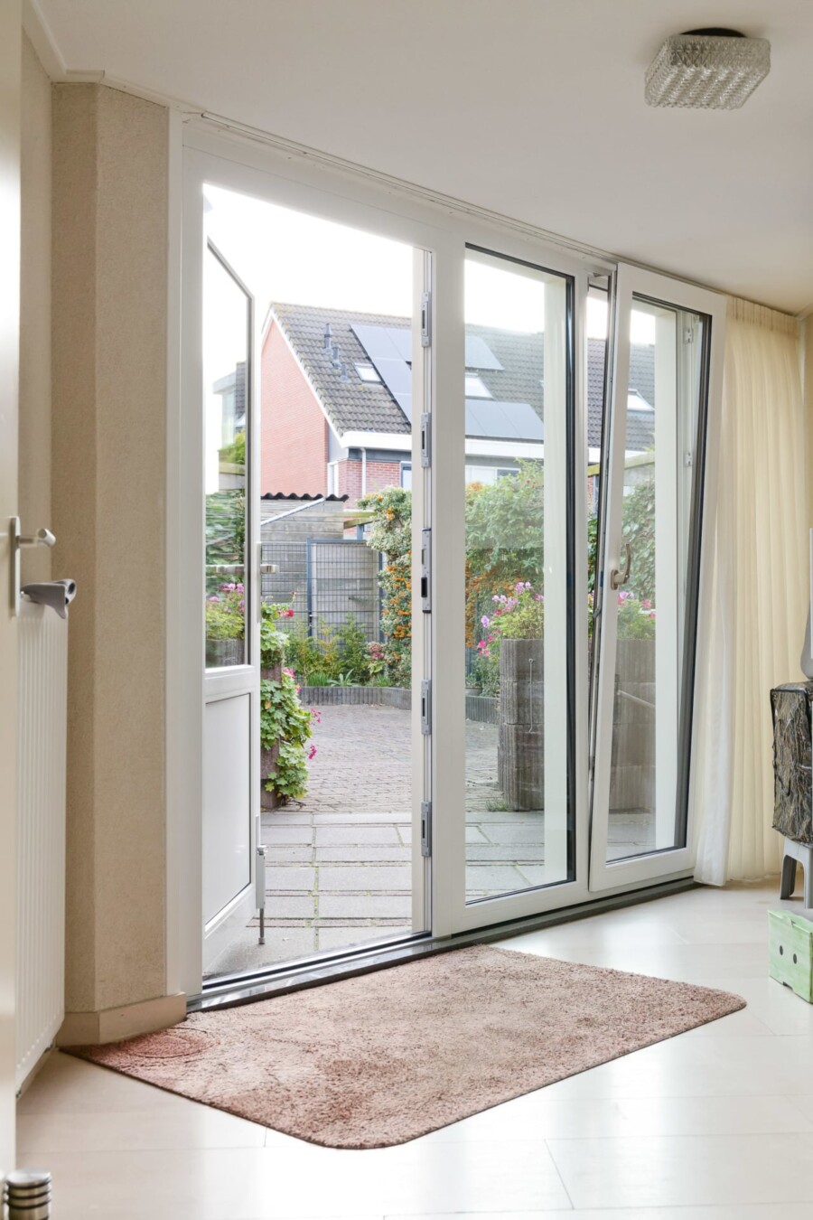 Knipping kozijnen in moderne woning, perfecte keuze voor renovatie