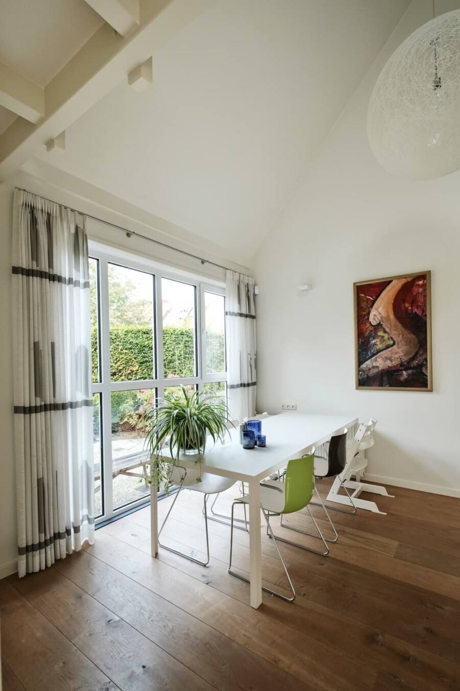 Modern kozijnontwerp in renovatieproject woning Knipping