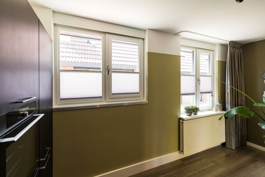 Woningbouw kozijnen installatie door Knipping voor renovatie