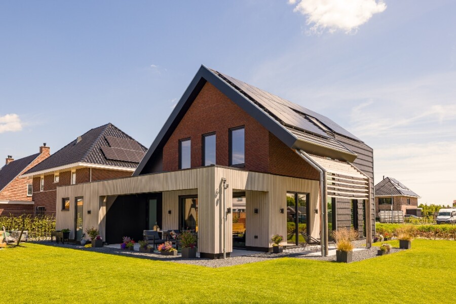 Strakke moderne Knipping kozijnen voor woningbouwproject renovatie